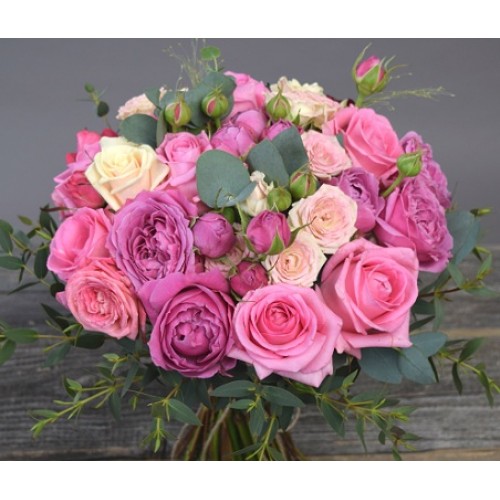 Букет с розами ассорти «Красотка»